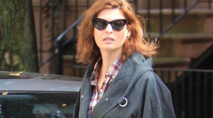 HE LOOKS AMAZINGLY LIKE HIS FAMOUS MOTHER: This is a rare photo of Linda Evangelista's son