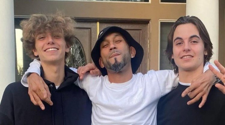 RARE PHOTOS LEAKED: Britney Spears' sons are big boys now, and no one believes how old they are