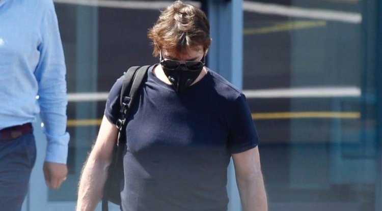 WHAT HAPPENED TO TOM CRUISE? He appeared in an unexpected place, and his different face sparked whispers