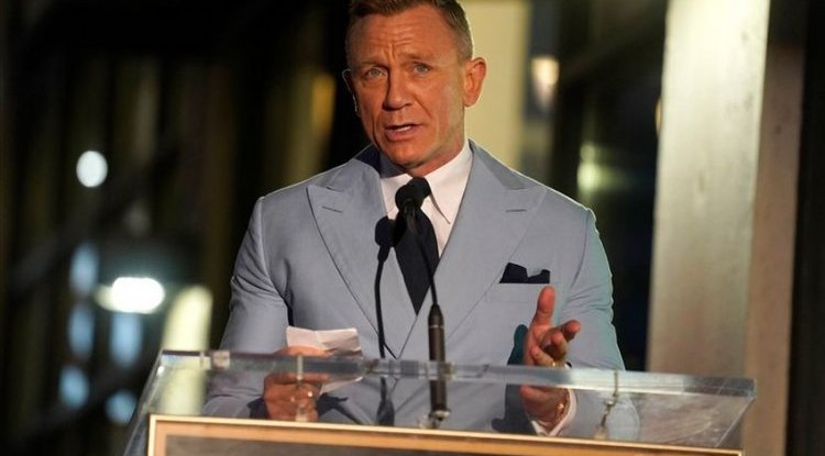 Daniel Craig explained the change in the film: No more Bond girls. They no longer exist