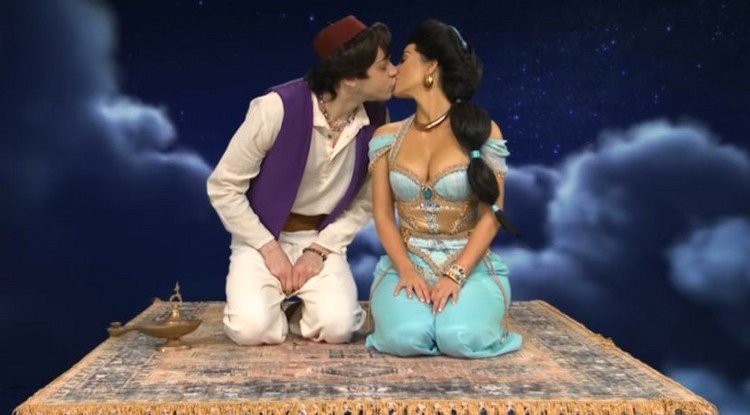 Kim passionately kissed the seducer who breaks the hearts of famous ladies as well