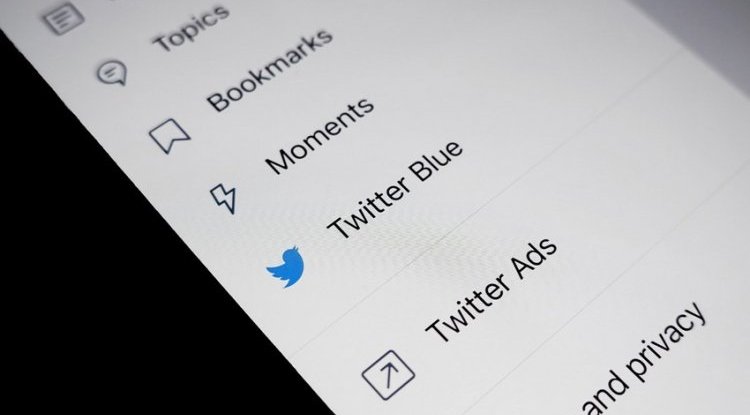 Twitter is testing a new place to show ads