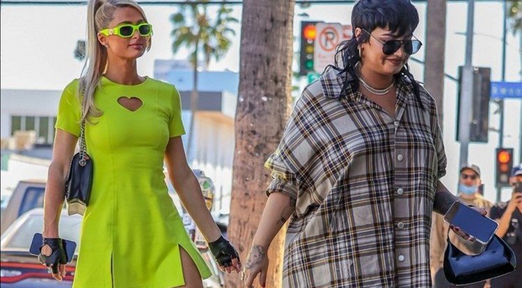 Because of the strange hairstyle and extra pounds, Demi Lovato is far from the sweetheart we remember