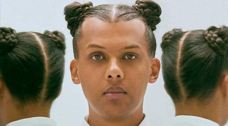 Stromae returned to the music with the new single "Santé"