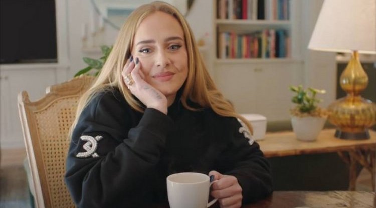 Adele reveals that she keeps a BIZARRE thing in her home: She framed a piece of used GUM belonging to a famous singer