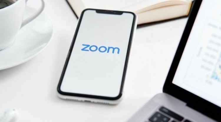 Zoom allows free users to automatically generate captions