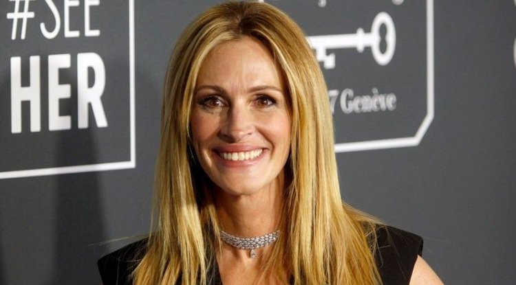 It’s hard to believe that Julia Roberts is celebrating her 54th birthday today, and these are the secrets of her timeless beauty