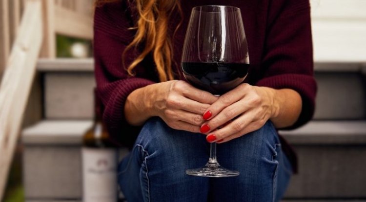 Is it healthy to drink a glass of wine a day?