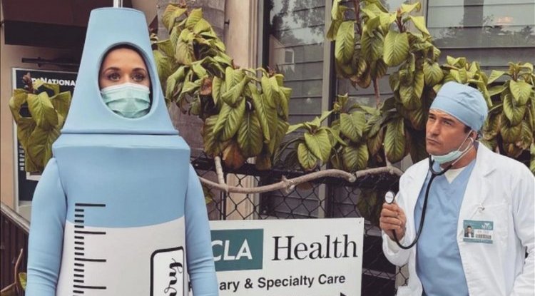Katy Perry and Orlando Bloom promoted vaccination with Halloween costumes
