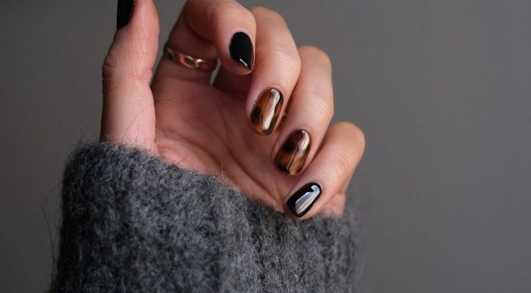 What message are you sending with nail polish color?
