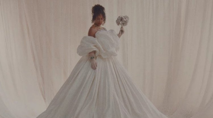 Alicia Keys releases new song and emotional video in which she looks magnificent