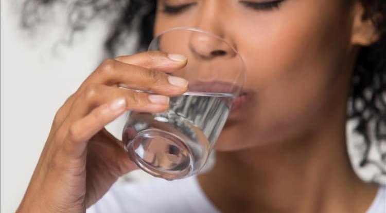 Can drinking water help in weight loss?