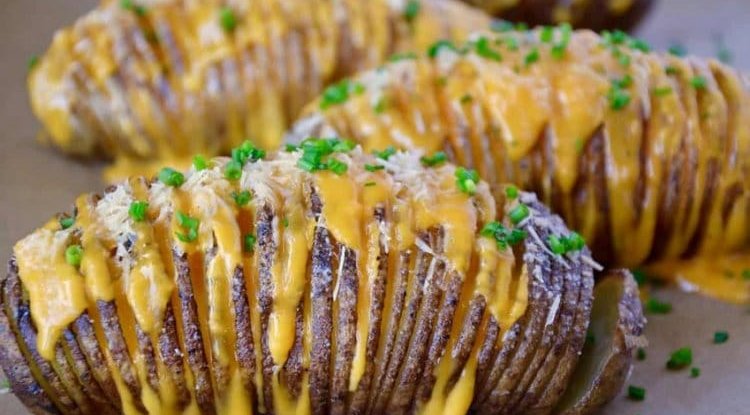 Forget about GREASY POTATO CHIPS and make a super snack for Saturday night (VIDEO)