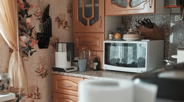NEVER heat these foods in the microwave