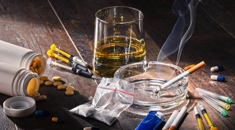 Famous ladies destroyed by addiction!