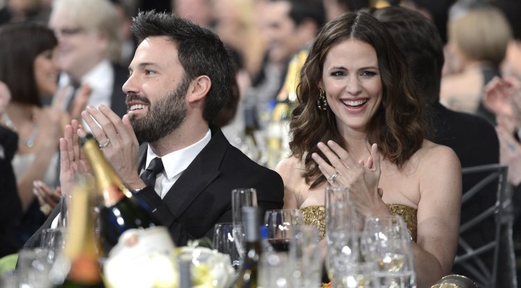 Upset Affleck photographed with his ex-wife!