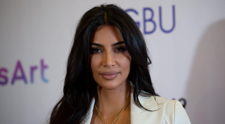 Kim invites Kanye and Pete to a Christmas party