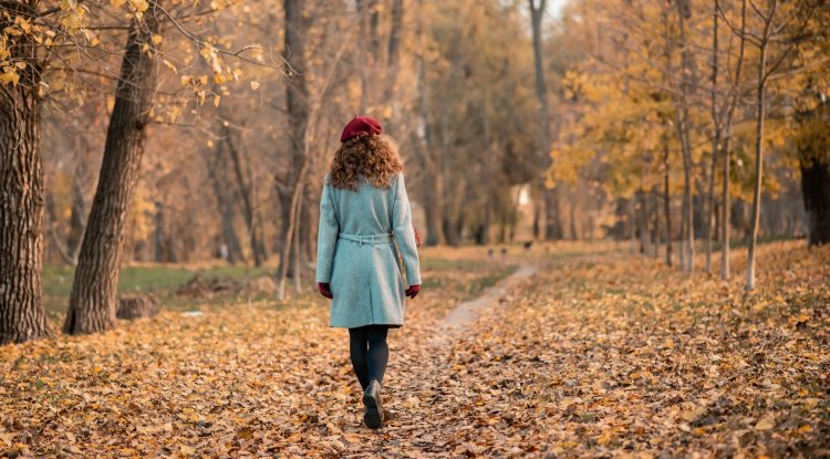 Do we really feel better after daily walks?