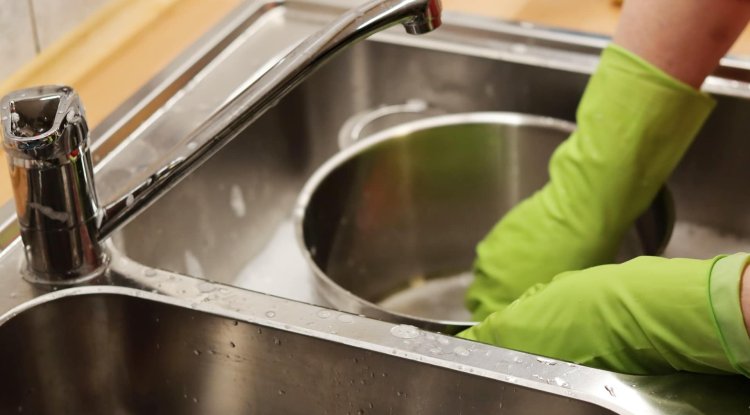 How to wash dishes correctly!
