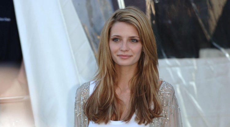 Where did Mischa Barton disappear?