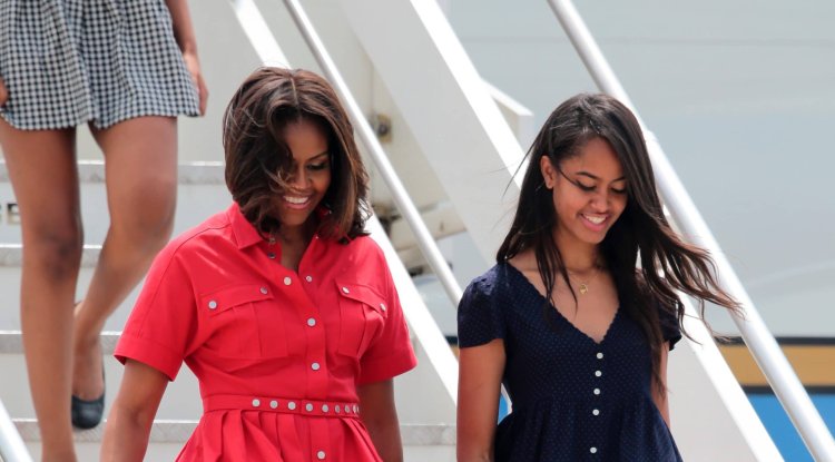 Obama's older daughter is enjoying in LA!