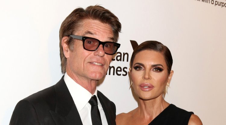 Aesthetic procedures and marriage of Lisa Rinna