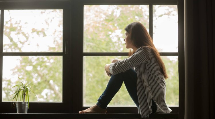Feeling Lonely? We’ve Got 10 Things You Can Do To Help You Deal With It