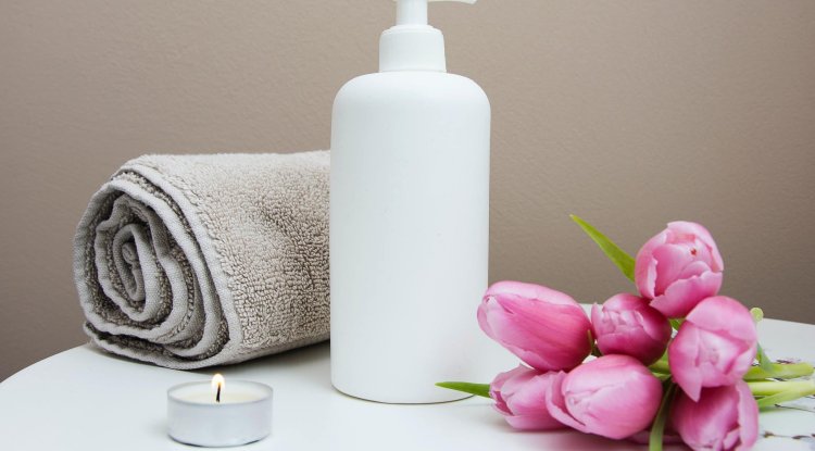 What Are AHA And BHA Acids And Why You Should Add Them To Your Beauty Routine?