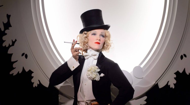 The first gay kiss in the history of movie!