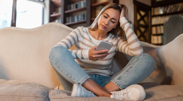 What is DOOMSCROLING and how to avoid it?