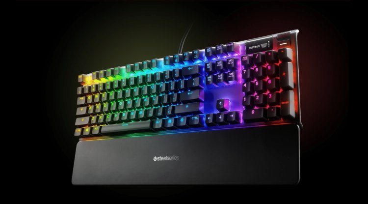 STEELSERIES APEX 7: Excellent keyboard