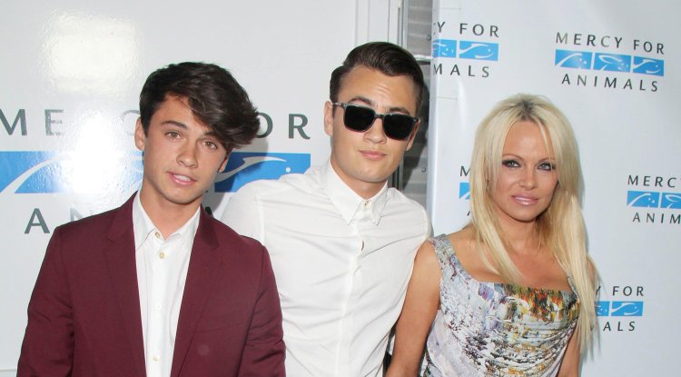 What does Pamela's younger son look like?