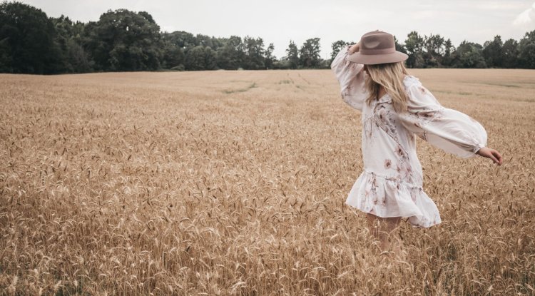 Natural Ways to Dye &amp; Color Your Hair