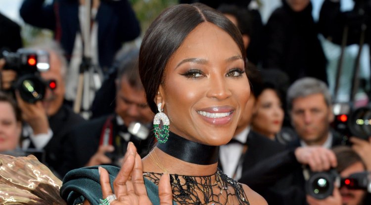 Naomi Campbell's timeless, beautiful dress