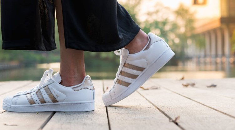 Retro style sneakers are ‘in’ again this spring