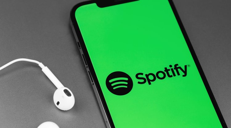 Spotify goes back and tests a new “Car Mode”