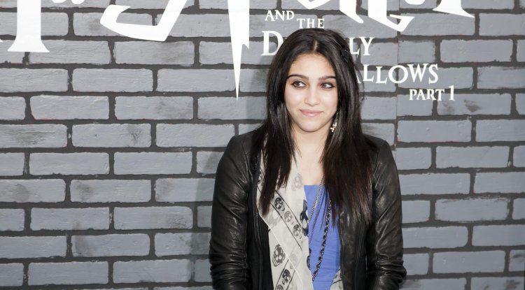 New photos of Madonna's daughter