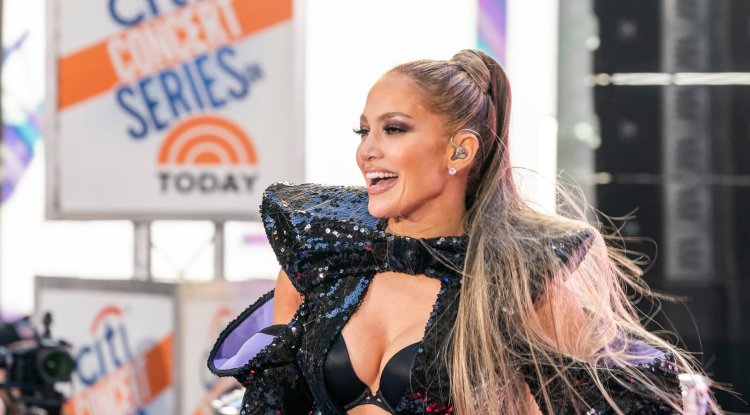 In casual edition JLo is like any other woman