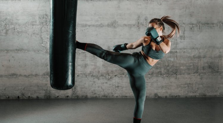 5 REASONS WHY BOXING IS GOOD FOR WOMEN!
