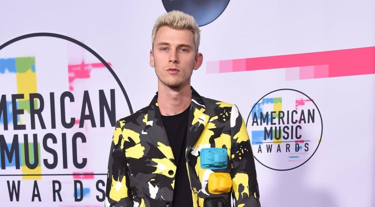 Machine Gun Kelly in unrecognizable edition