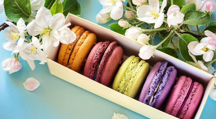 Make Beautiful Macarons At Home!