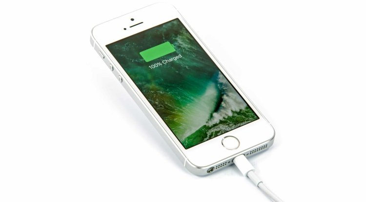 Apple has updated iOS, fixing battery issues