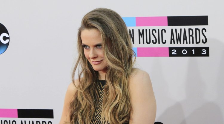 Alicia Silverstone's weird parenting methods