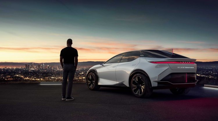  Lexus with Knight Rider steering wheel