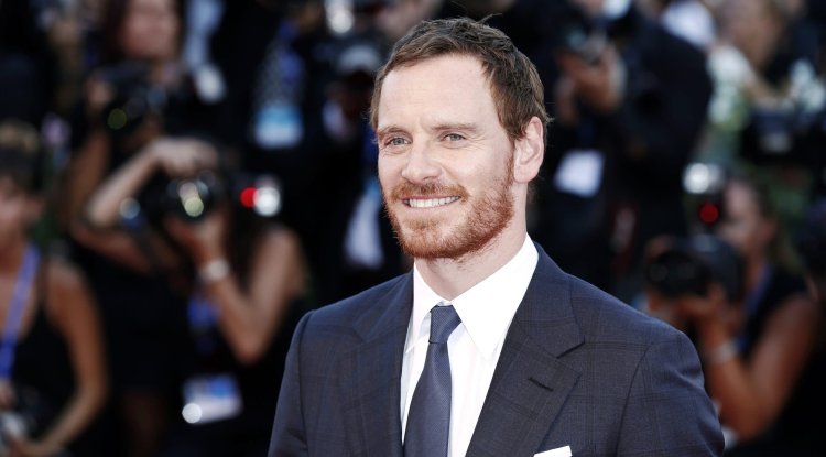 Fassbender was violent to his ex-girlfriend!