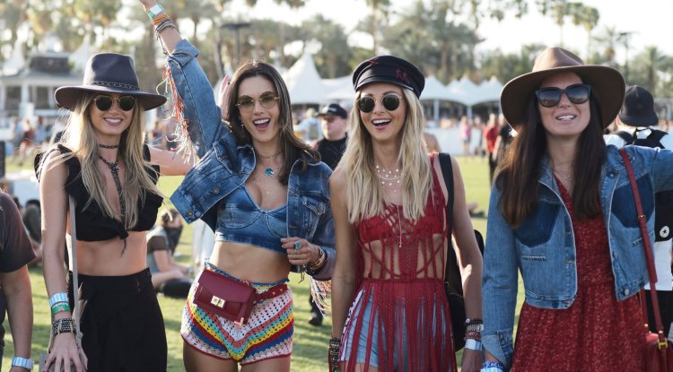 How should you dress for Coachella festival?