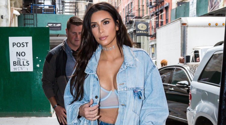 Kim Kardashian goes by ferry to Pete Davidson