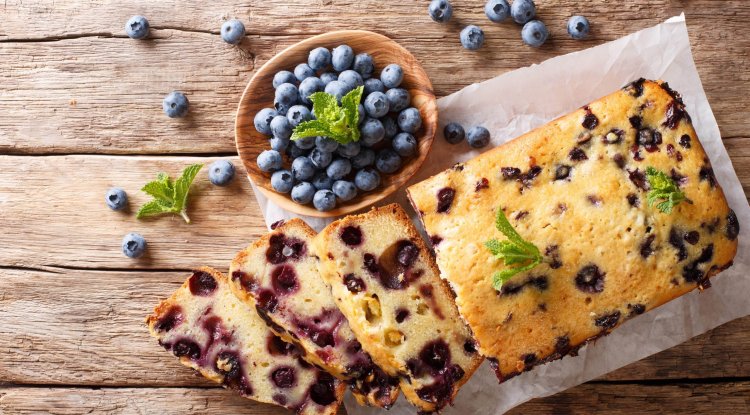 Breakfast or dessert: Sweet blueberry bread