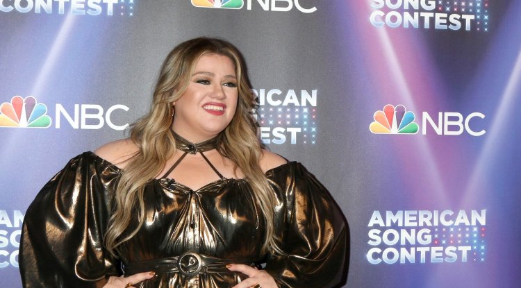 Kelly Clarkson's stormy life story!