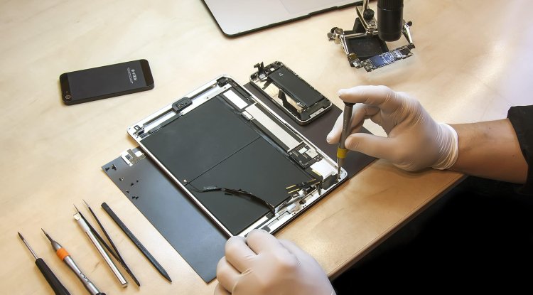 Apple &amp; Samsung: Self-Repair of Smartphones